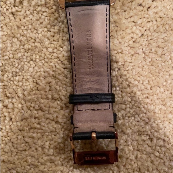Michael Kors Men’s Watch with Leather Band - Picture 5 of 5